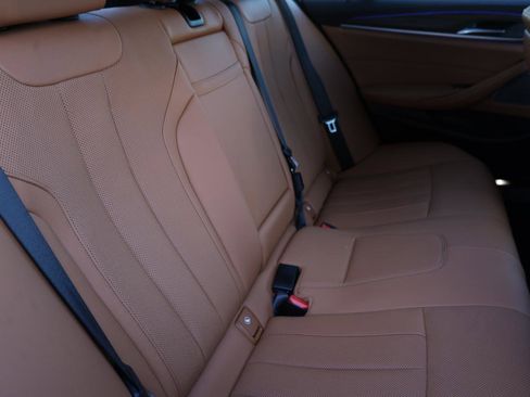 Used 2023 BMW 540i w/ M Sport Package image 11