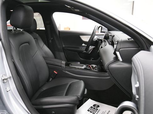 Used 2025 Mercedes-Benz CLA 250 4MATIC image 28