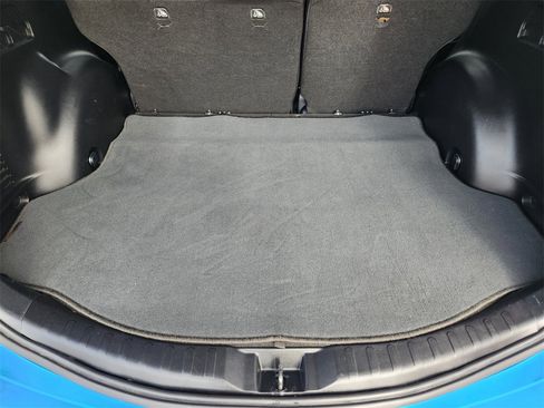 Used 2017 Toyota RAV4 LE image 30