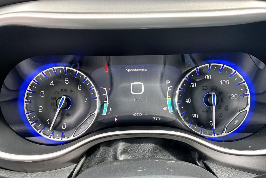 Used 2023 Chrysler Pacifica Touring-L FWD image 13