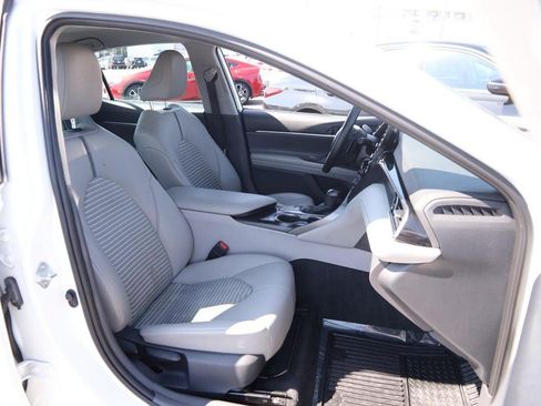 Used 2022 Toyota Camry SE FWD image 26