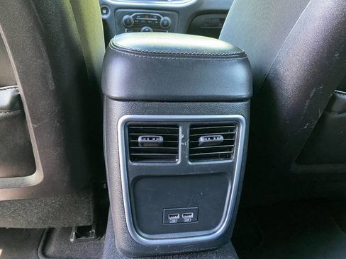 Used 2019 Dodge Charger GT RWD image 15