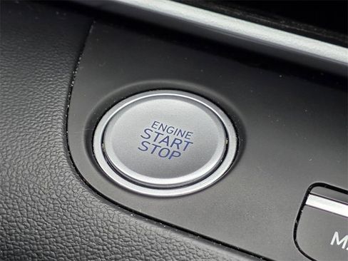 Used 2023 Hyundai Elantra SEL w/ Convenience Package image 19