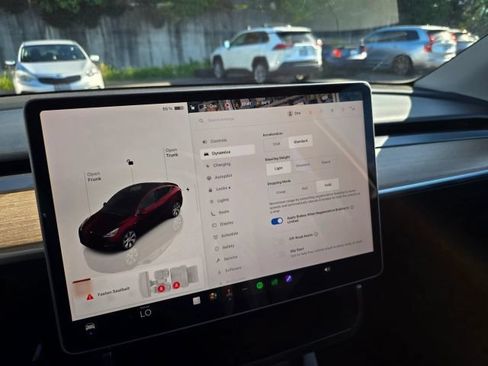 Used 2023 Tesla Model Y Long Range AWD/4WD image 49