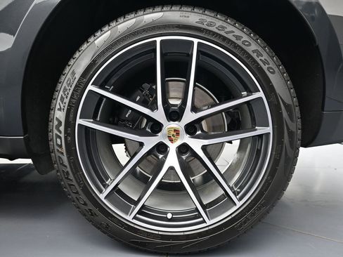 New 2026 Porsche Macan image 26