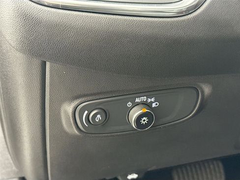 Used 2023 Chevrolet Equinox LT image 15