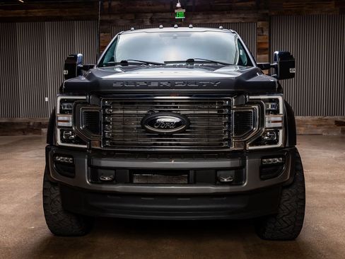 Used 2022 Ford F450 Platinum w/ FX4 Off-Road Package image 2