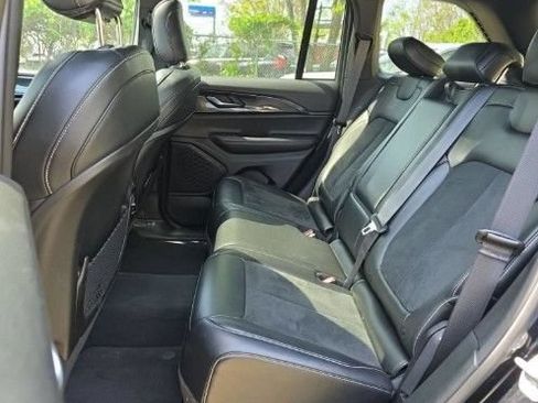 Used 2023 Jeep Grand Cherokee Altitude AWD/4WD image 5