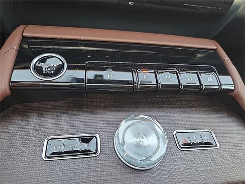 New 2025 Lincoln Navigator Reserve image 15