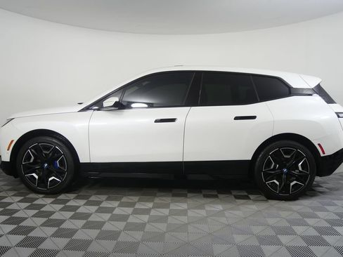 Used 2024 BMW iX xDrive50 w/ Premium Package AWD/4WD image 6