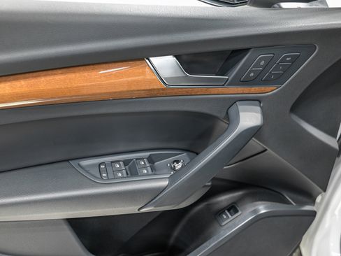 Used 2021 Audi Q5 2.0T Premium w/ Convenience Package image 13