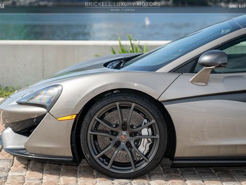 Used 2018 McLaren 570S Coupe RWD image 46