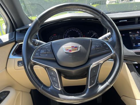 Used 2019 Cadillac XT5 Luxury AWD/4WD image 18