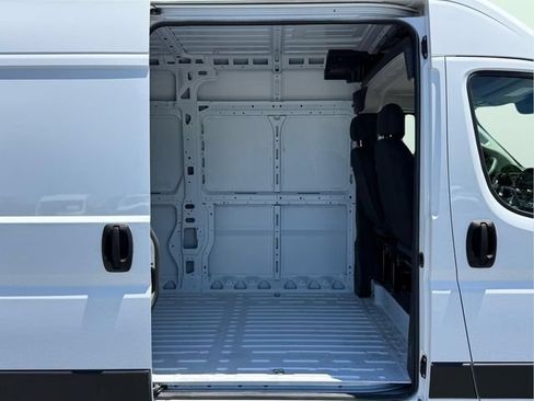 New 2026 RAM ProMaster 2500 w/ Storage Group FWD image 26
