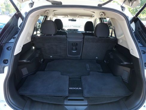 Used 2018 Nissan Rogue SV w/ Premium Package AWD/4WD image 22