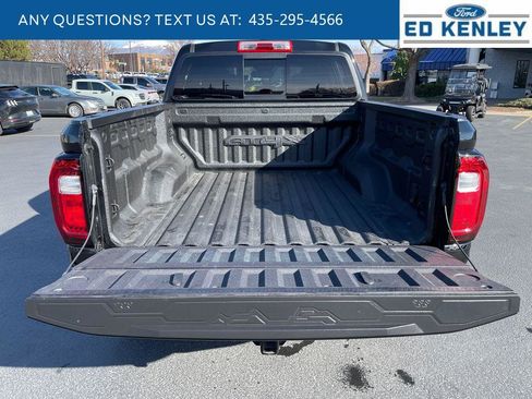 Used 2023 GMC Canyon AT4X image 31