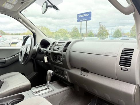 Used 2011 Nissan Xterra X AWD/4WD image 23
