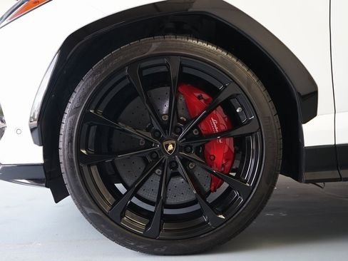 Used 2019 Lamborghini Urus image 35
