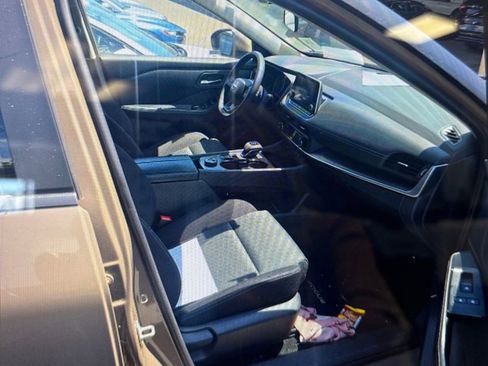 Used 2025 Nissan Rogue SV image 14