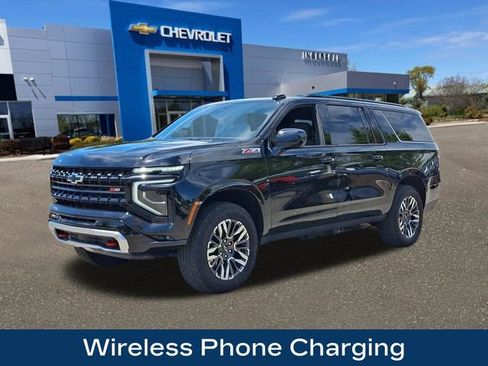 Used 2025 Chevrolet Suburban Z71 AWD/4WD image 34