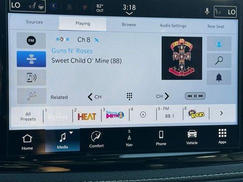 New 2026 Chrysler Pacifica Select image 9