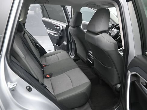 Used 2025 Toyota RAV4 XLE AWD/4WD image 29