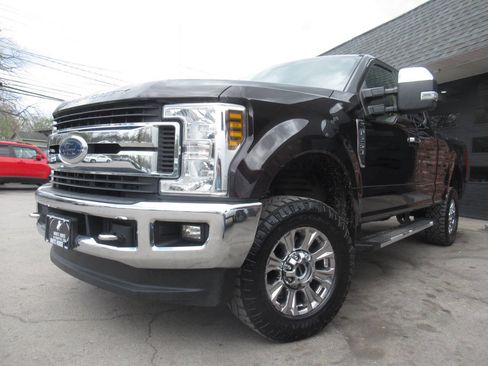 Used 2019 Ford F250 XLT w/ XLT Premium Package AWD/4WD image 23