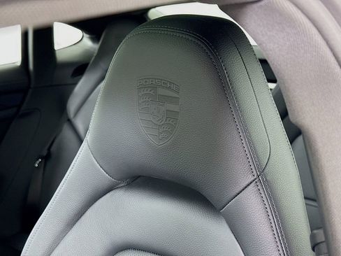Certified 2023 Porsche Panamera Platinum Edition image 15