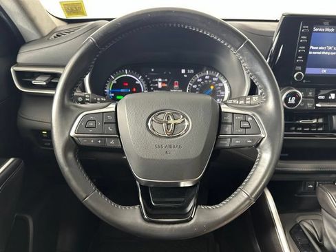 Used 2021 Toyota Highlander XLE AWD/4WD image 19