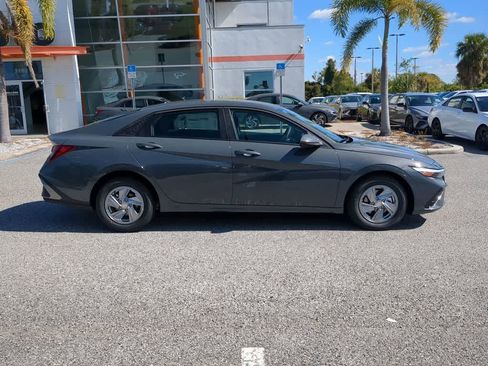 New 2026 Hyundai Elantra SE image 8