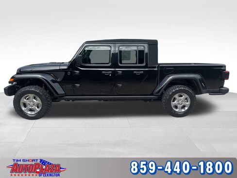 Used 2021 Jeep Gladiator Sport image 2