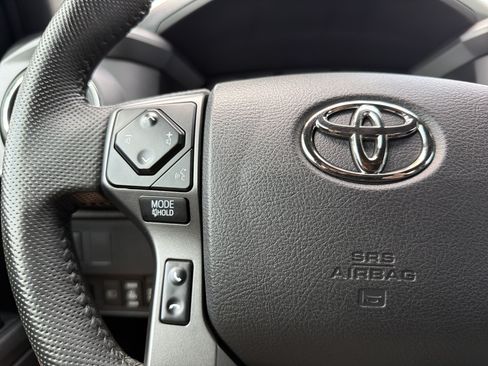 Used 2021 Toyota Tacoma TRD Sport AWD/4WD image 9