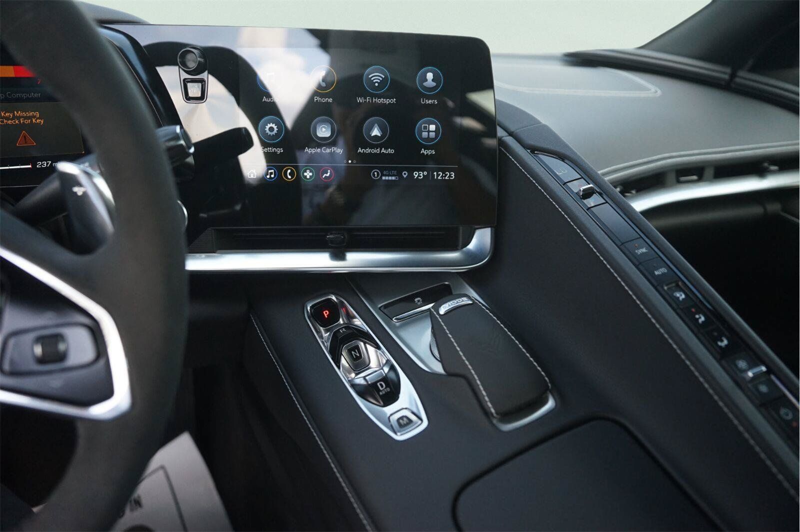 Used 2023 Chevrolet Corvette Stingray Coupe w/ 1LT RWD image 19