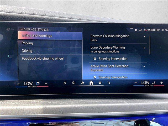 Used 2023 BMW 760i xDrive AWD/4WD image 22