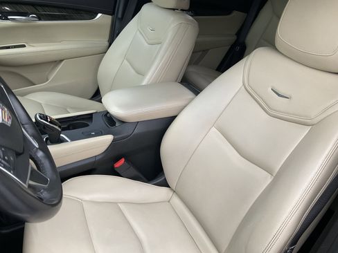 Used 2017 Cadillac XT5 FWD image 29