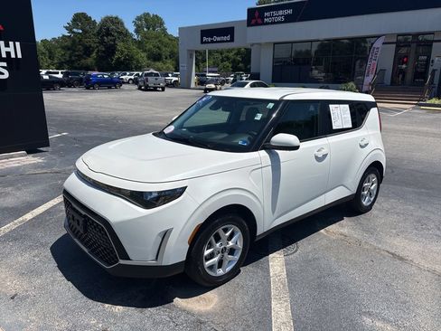 Used 2024 Kia Soul LX w/ Option Group 015 FWD image 7