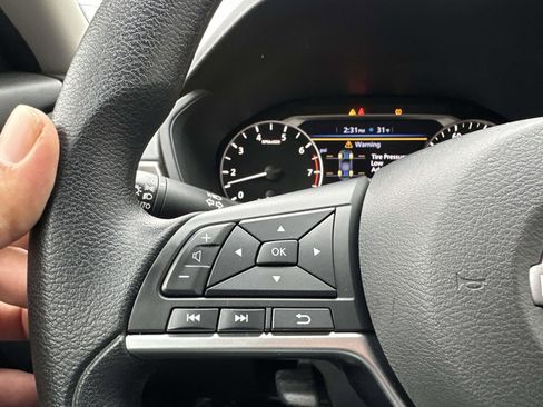 Used 2023 Nissan Altima 2.5 SV image 29