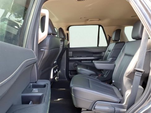 Used 2024 Ford Expedition XLT RWD image 12