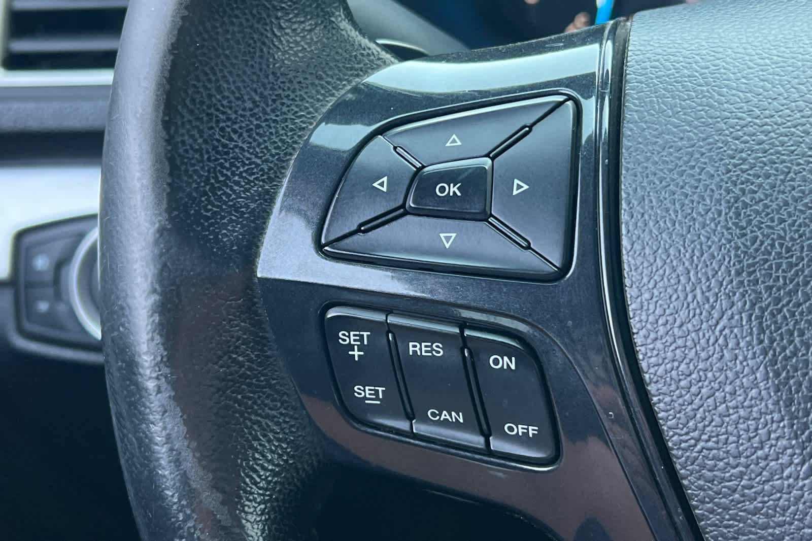 Used 2017 Ford Explorer XLT FWD image 30