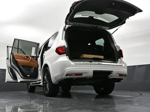 Used 2023 INFINITI QX80 Sensory w/ All-Season Package image 42
