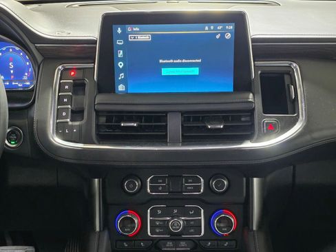 Used 2024 Chevrolet Suburban LT w/ LT Signature Package image 19