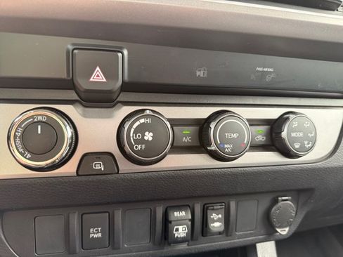 Used 2019 Toyota Tacoma SR5 AWD/4WD image 20