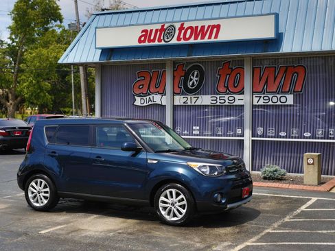 Used 2019 Kia Soul + FWD image 3