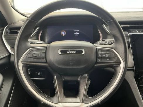 Used 2022 Jeep Grand Cherokee L Limited AWD/4WD image 9