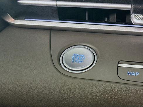 Used 2024 Hyundai Elantra SEL image 26