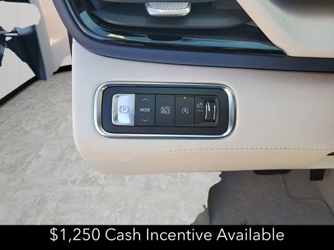 New 2026 Buick Enclave Avenir w/ Super Cruise Package FWD image 32