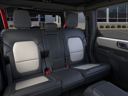 New 2026 Ford Bronco Outer Banks w/ Sasquatch Package image 11