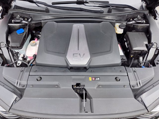Used 2024 Kia EV6 Light RWD image 17