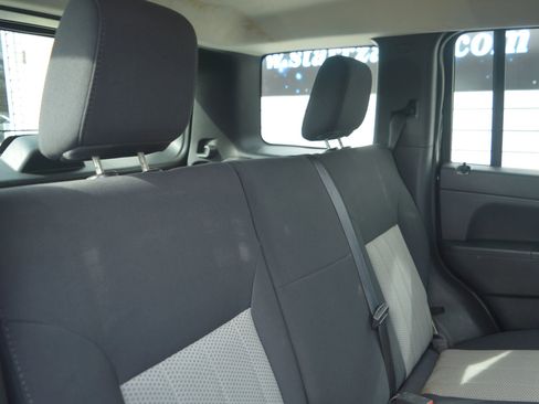 Used 2010 Jeep Liberty Sport image 21