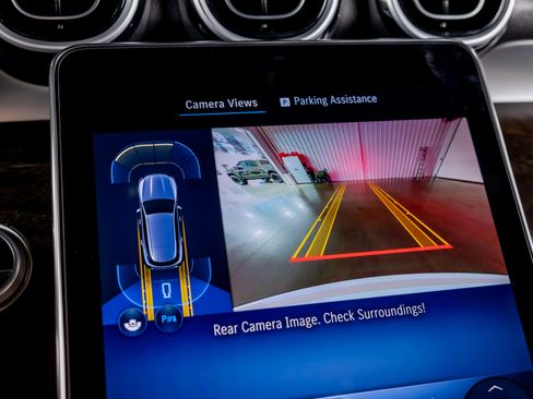 Used 2025 Mercedes-Benz GLC 300 image 11